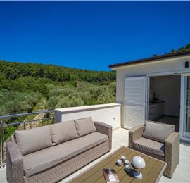 6 Bedroom Beachfront Villa with Heated Pool near Vela Luka on Korcula Island, Sleep 12